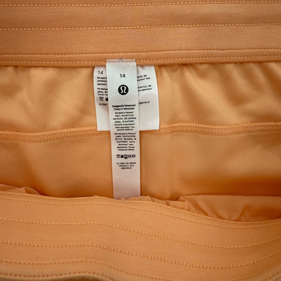 NWT Lululemon Softstreme‎ High-Rise Pant *Regular
Peach Bellini Size 14 - Picture 9 of 15